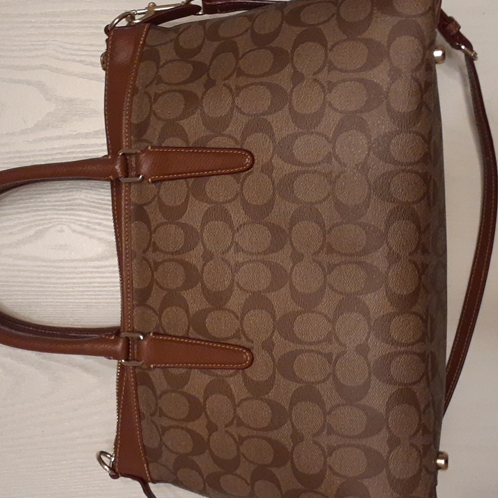 coach shoulder bag - Picture 2 of 9